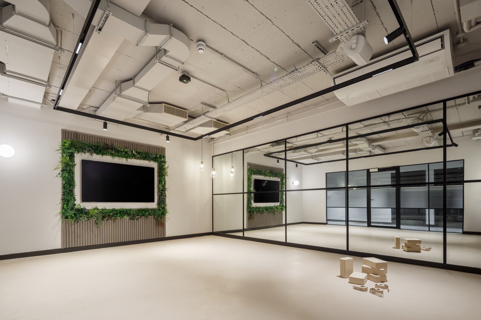 8 St. Paul's Street Leeds — W Denis Insurance HQ interior